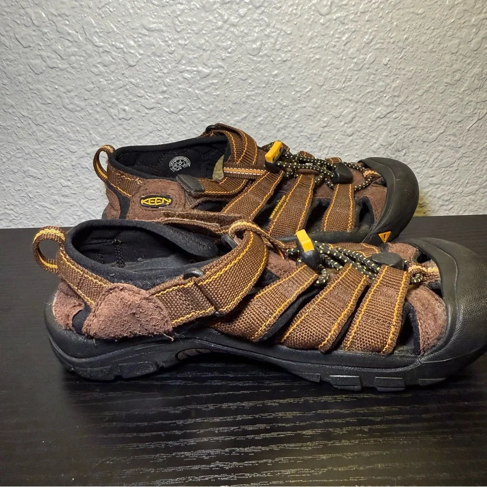 Keen Newport H2 Boys Size 3 Youth Brown Orange Outdoor Waterproof Hiking Sandals